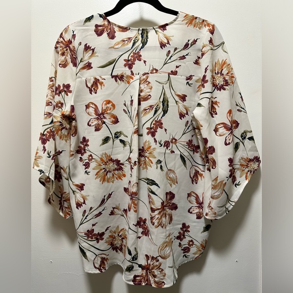 West Kei Floral Blouse Size Small White and Burgundy Faux Wrap Flutter Sleeve - Picture 4 of 6